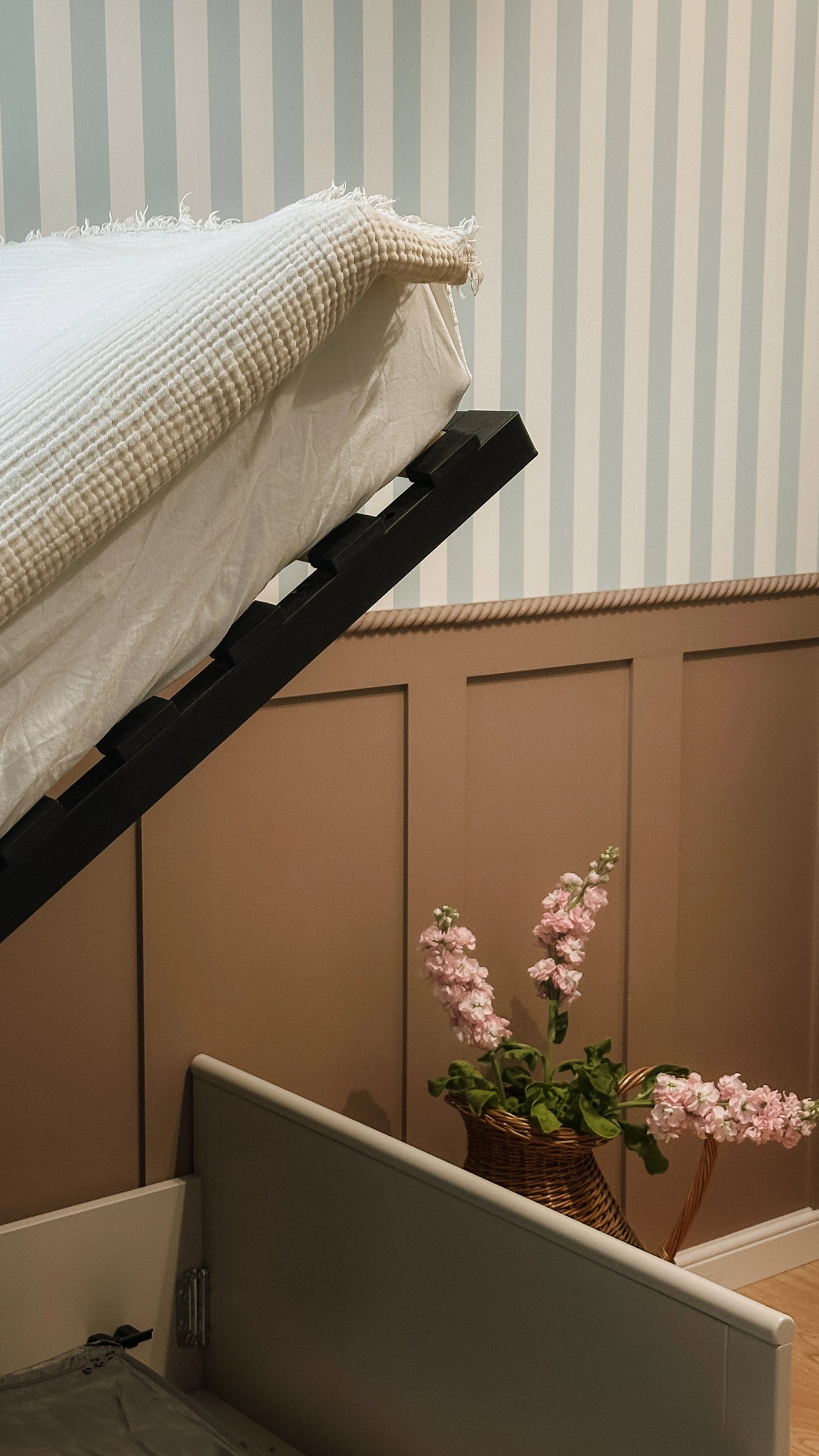 Wood Luck Design - Vintage - børneseng med opbevaring 90 x 200 cm – cashmere