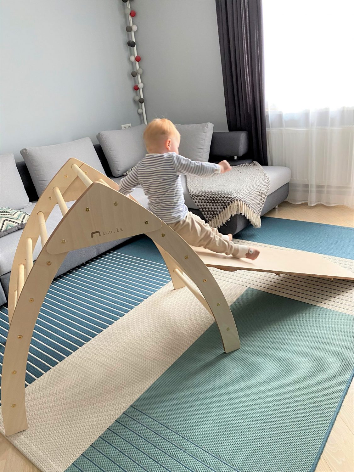 Luula Trekant Sammenklappeligt Klatrestativ med Rampe