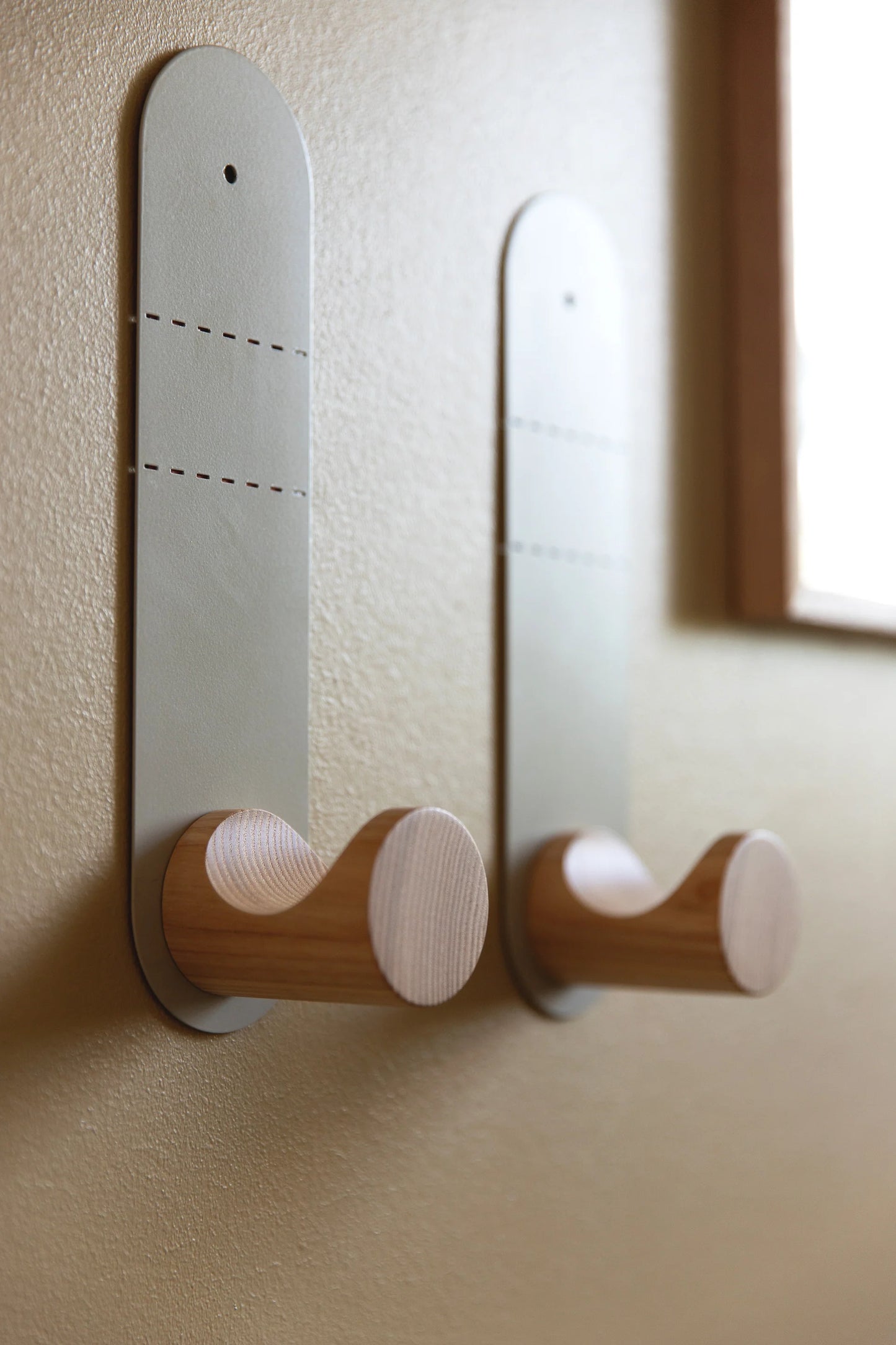 FitWood SILMU væg- og dørkrog – beige