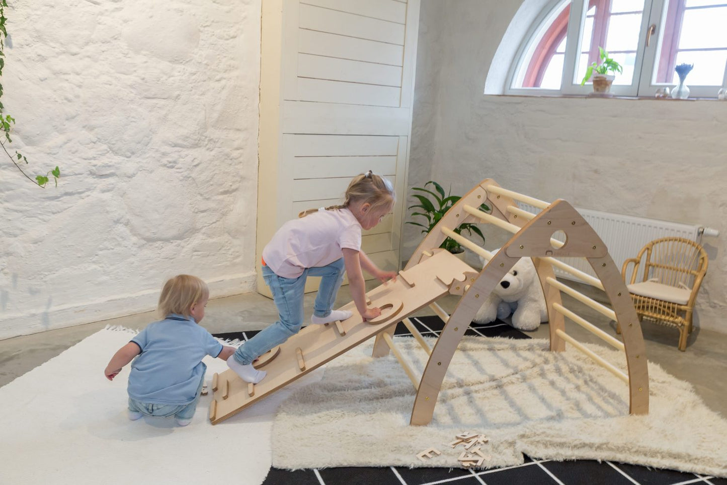 Luula Trekant Sammenklappeligt Klatrestativ med Rampe