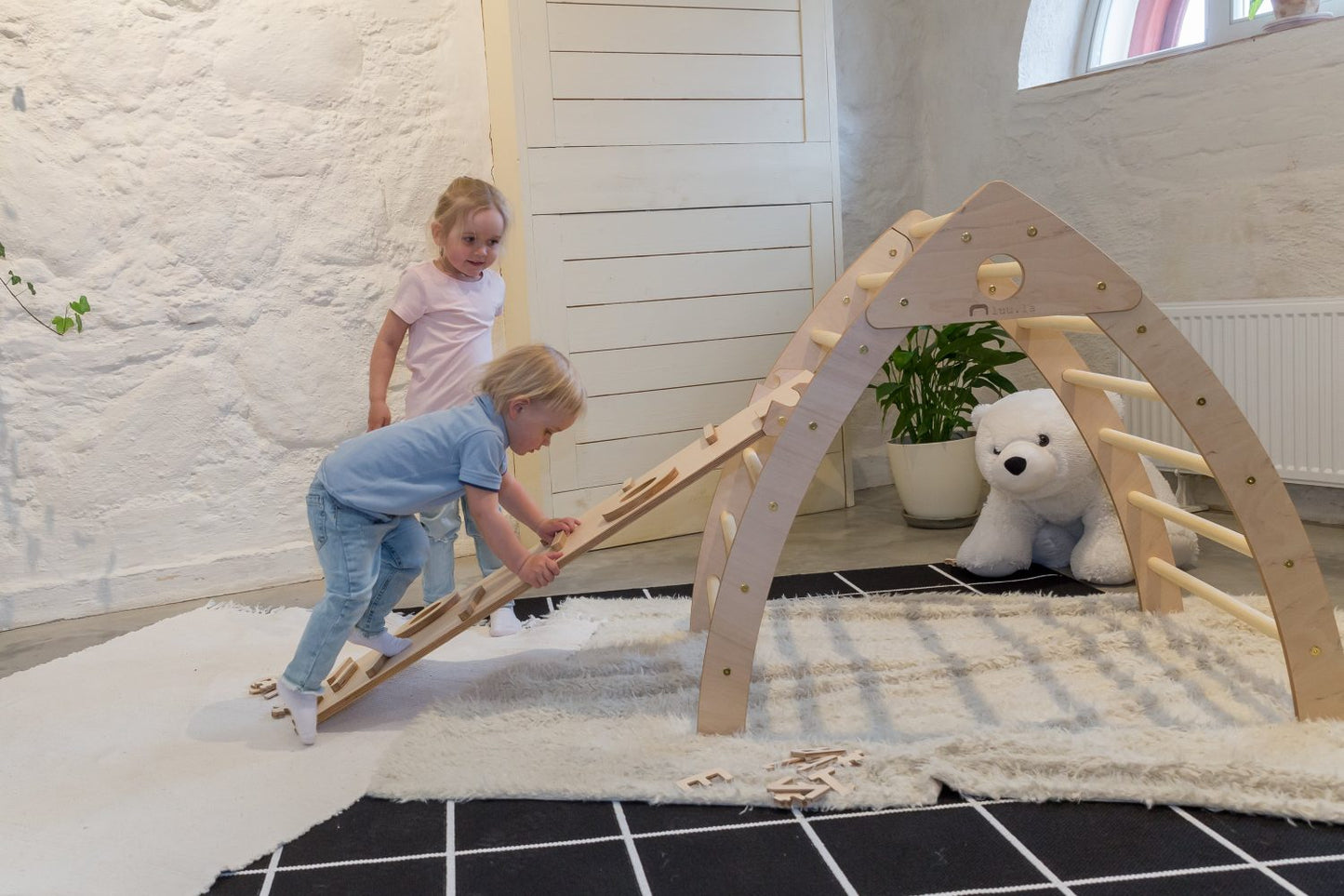 Luula Trekant Sammenklappeligt Klatrestativ med Rampe