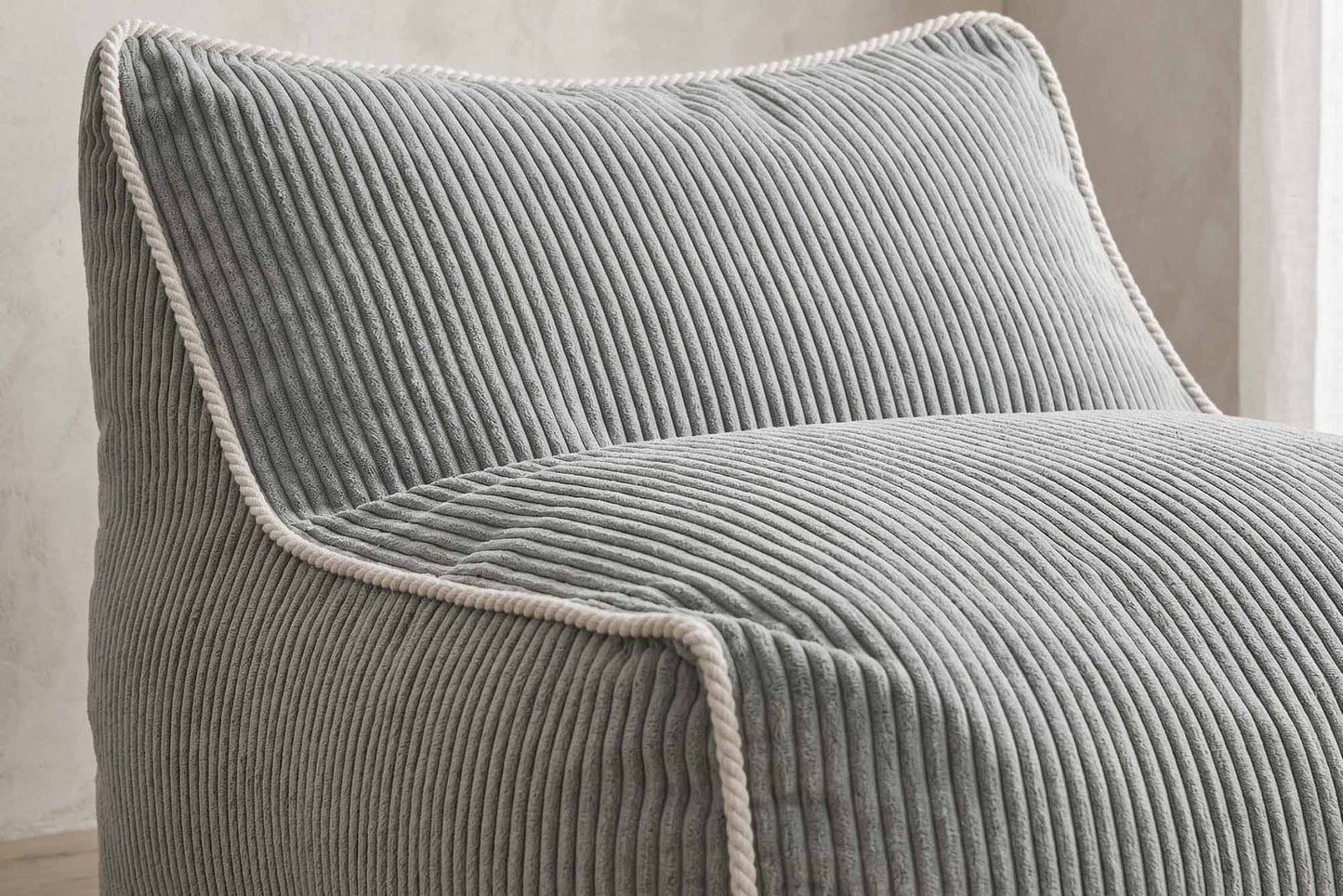 Shappy Kumo lænestol i fløjl – pebble