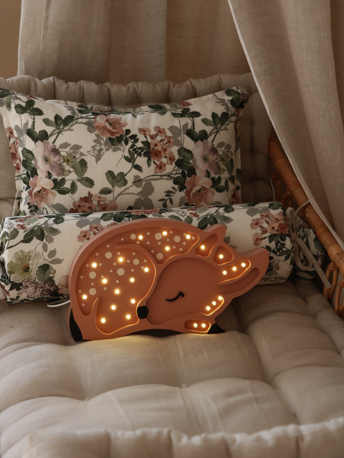 Little Lights Deer lampe i træ - flere farver