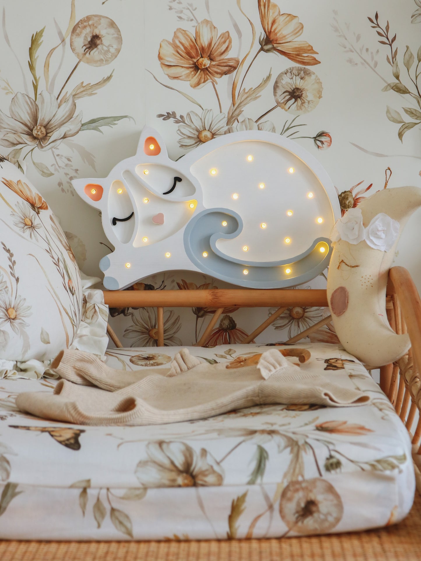 Little Lights Cat lampe i træ - flere farver