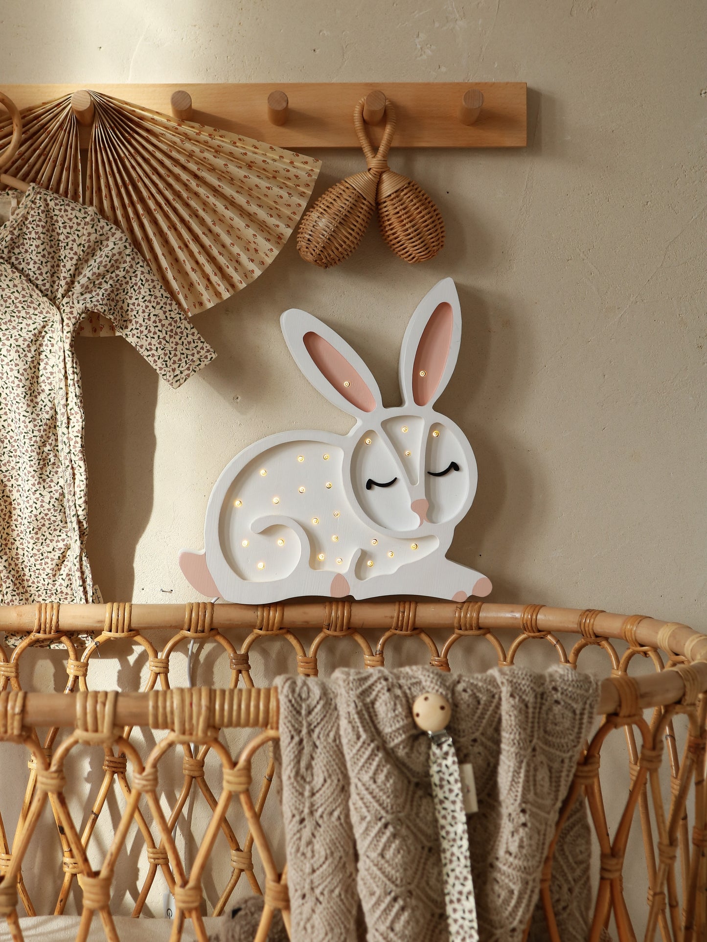 Little Lights Bunny lampe i træ - flere farver