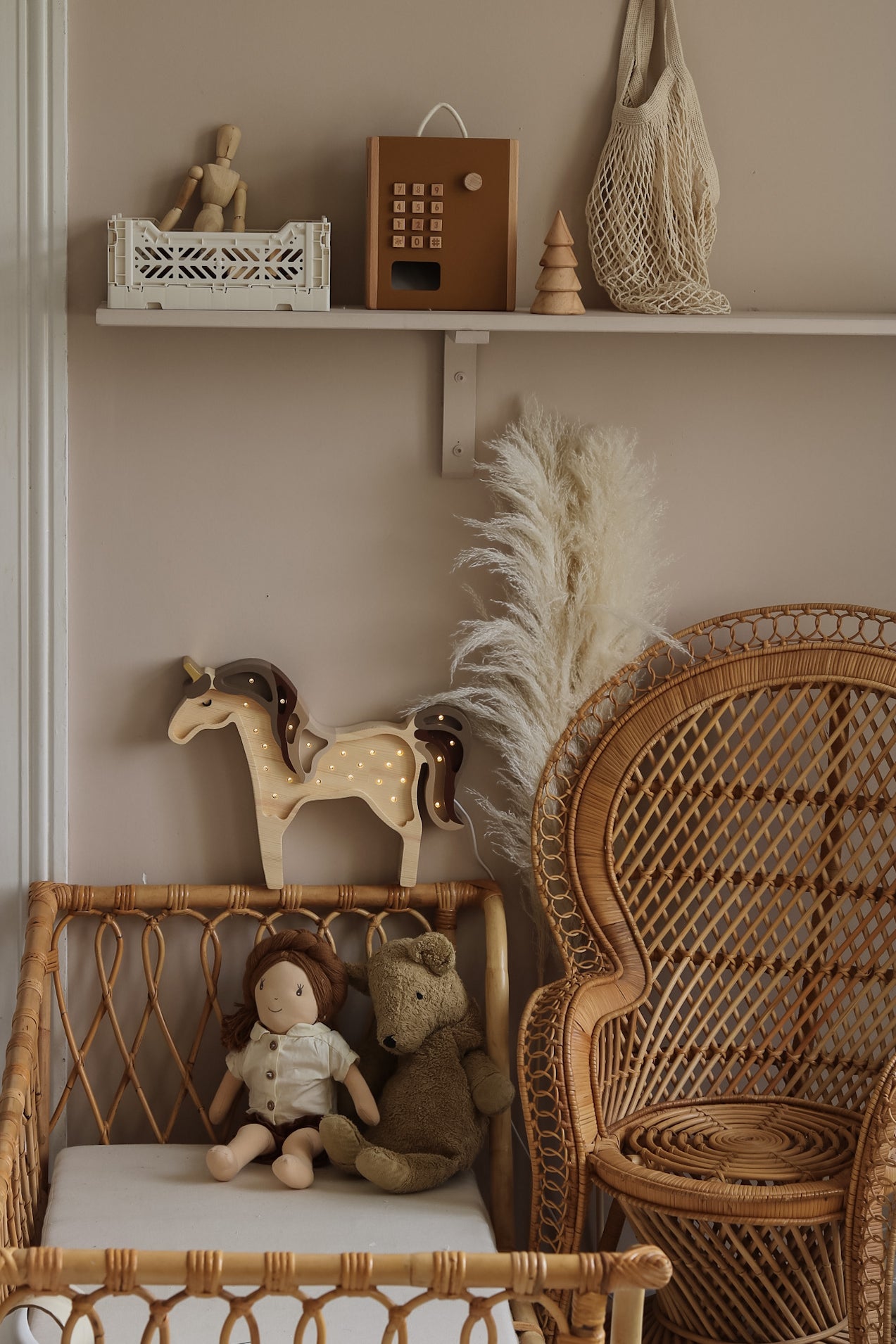 Little Lights Unicorn lampe i træ - flere farver