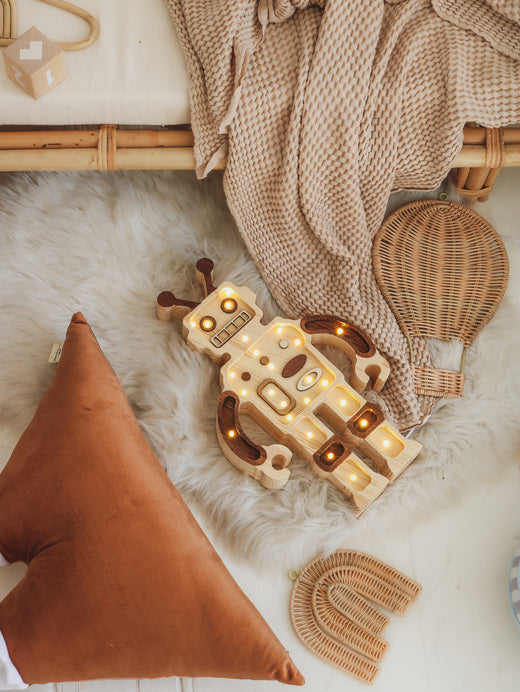 Little Lights Robot lampe i træ - flere farver