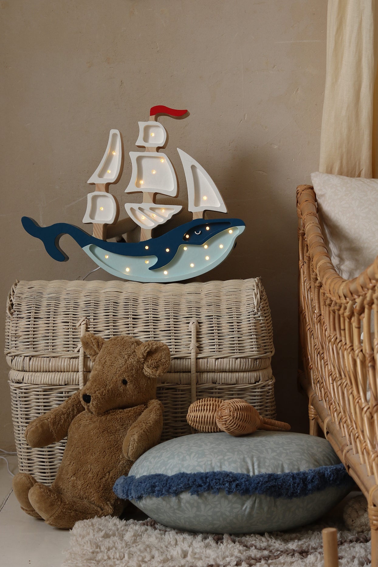 Little Lights Ship lampe i træ - flere farver