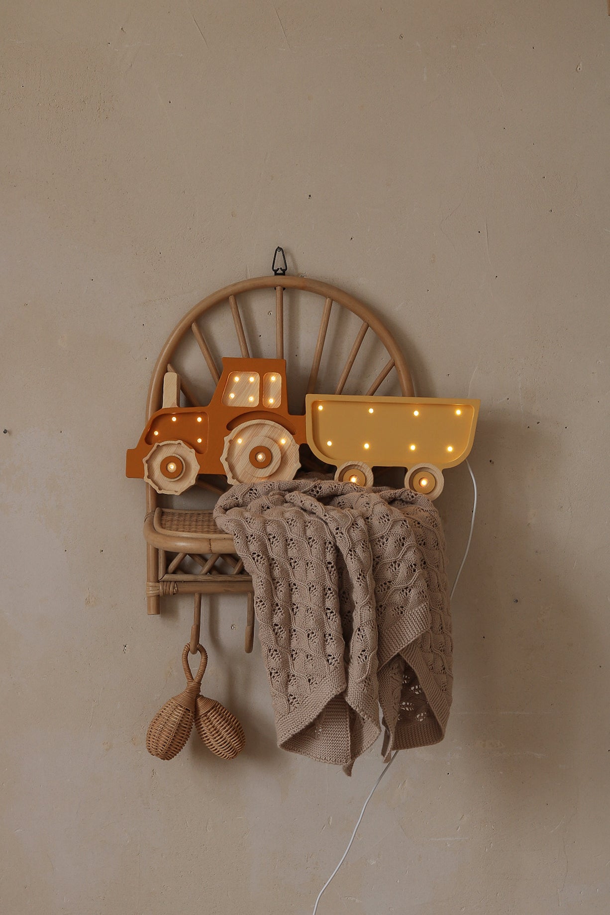 Little Lights Tractor lampe i træ - flere farver