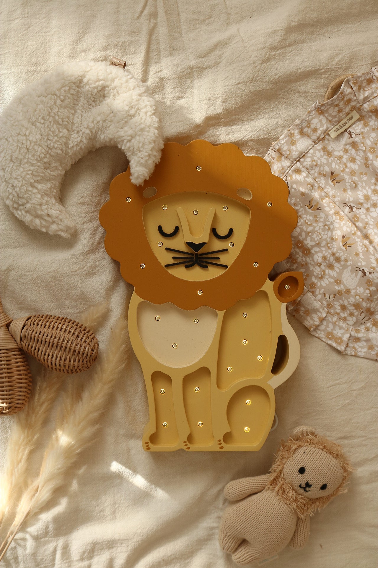 Little Lights Lion lampe i træ - flere farver