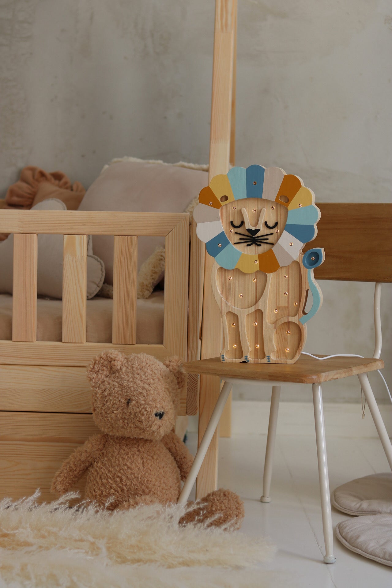Little Lights Lion lampe i træ - flere farver
