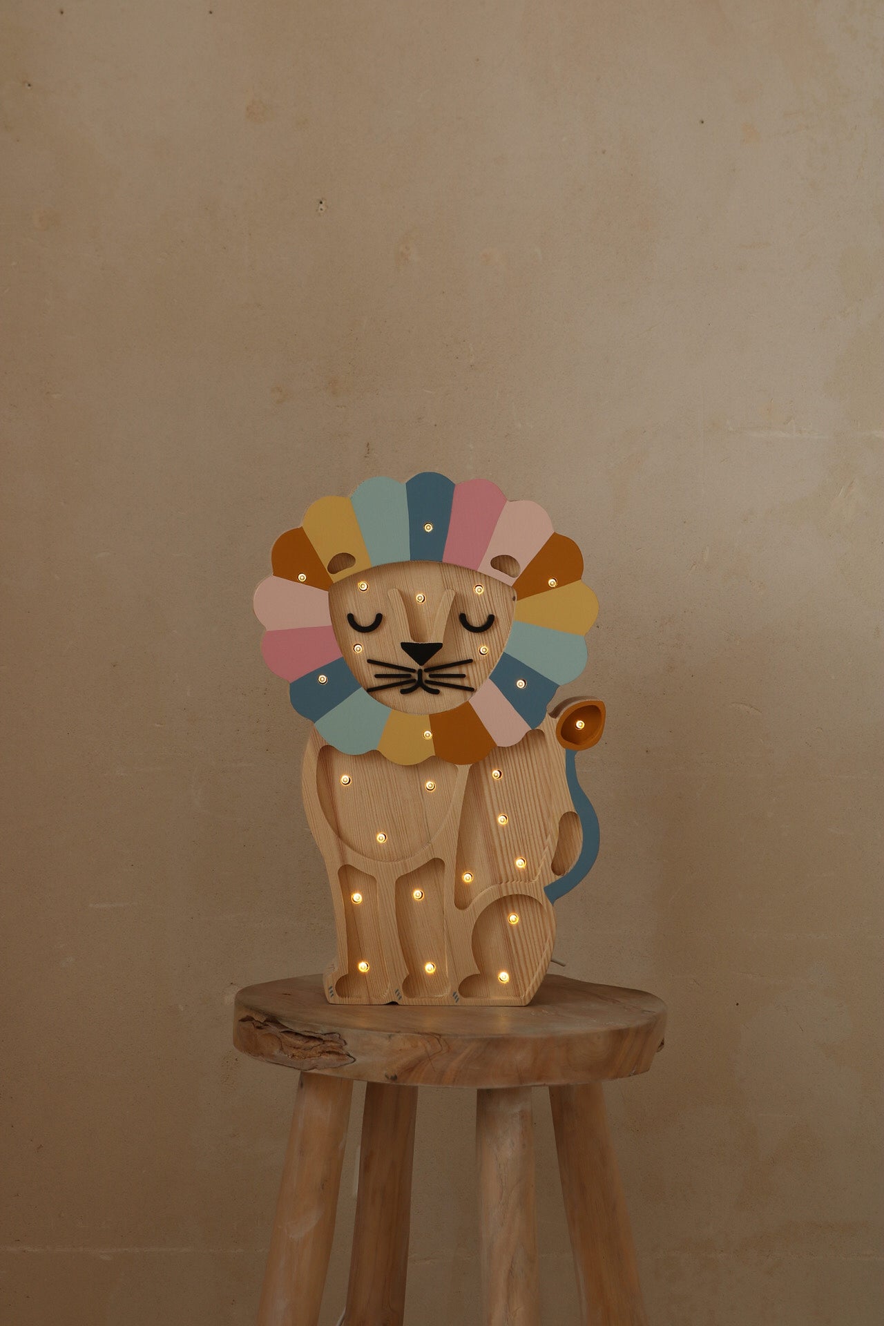 Little Lights Lion lampe i træ - flere farver
