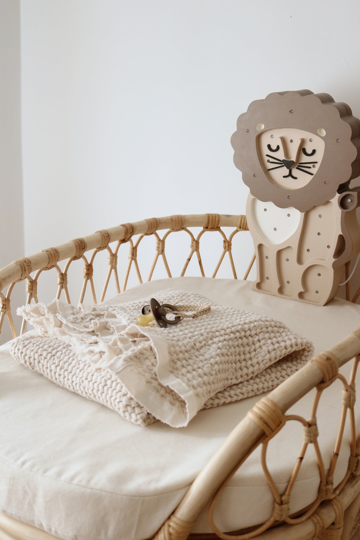 Little Lights Lion lampe i træ - flere farver