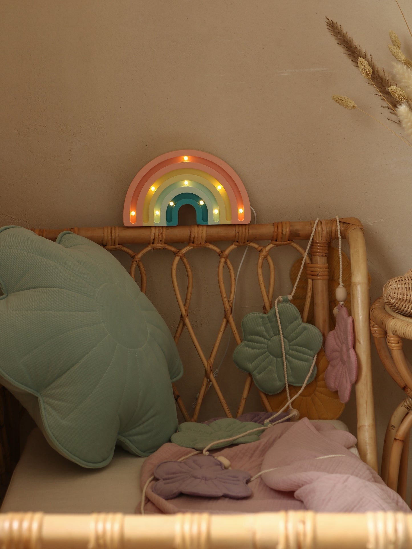Little Lights Regnbue Mini lampe i træ - flere farver