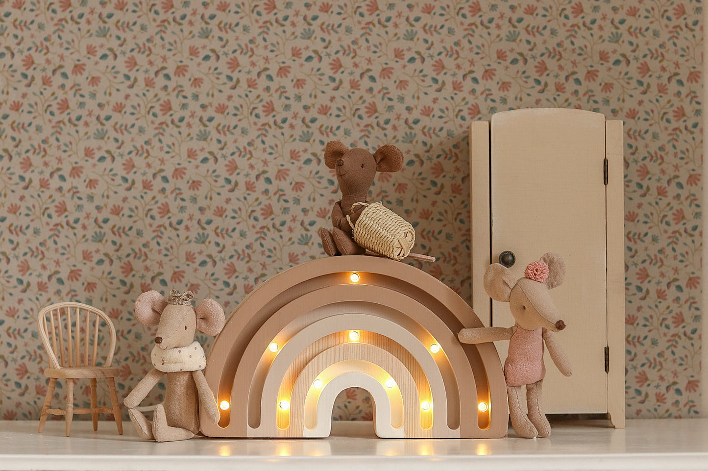 Little Lights Regnbue Mini lampe i træ - flere farver