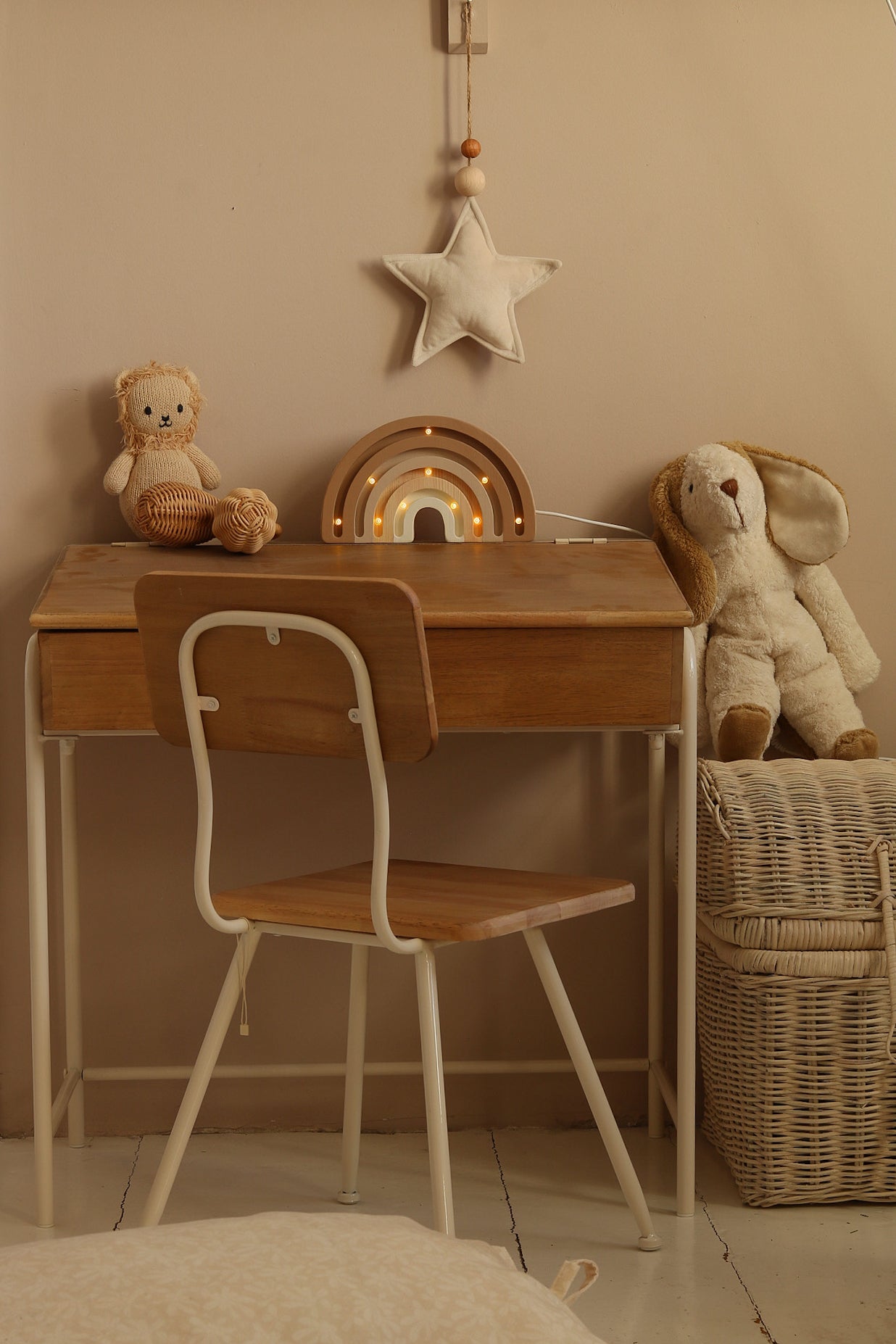 Little Lights Regnbue Mini lampe i træ - flere farver