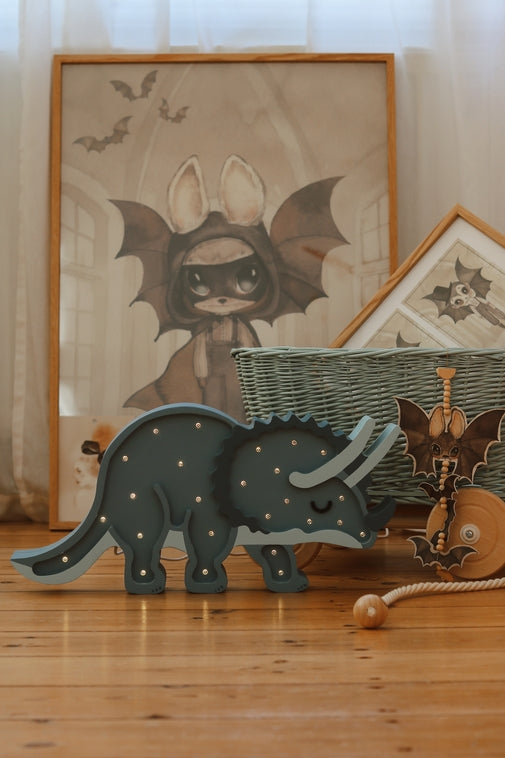 Little Lights Dino Triceratops lampe i træ - flere farver