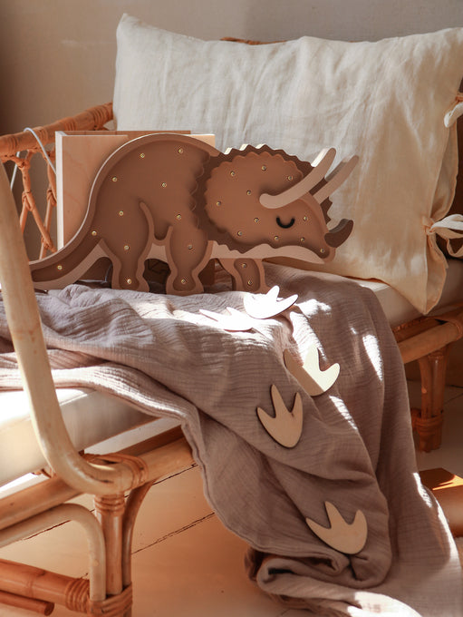 Little Lights Dino Triceratops lampe i træ - flere farver