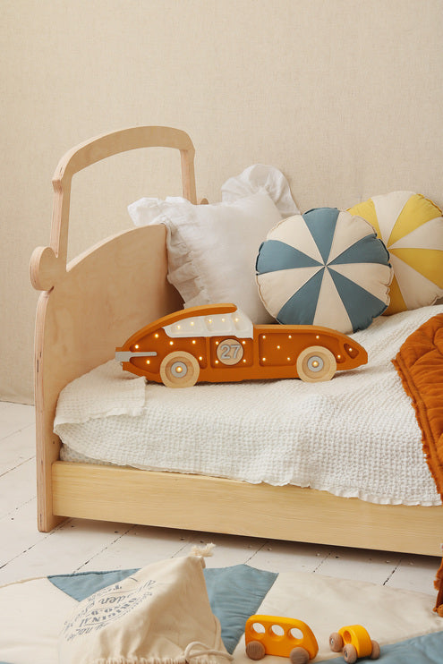 Little Lights Race Car lampe i træ - flere farver