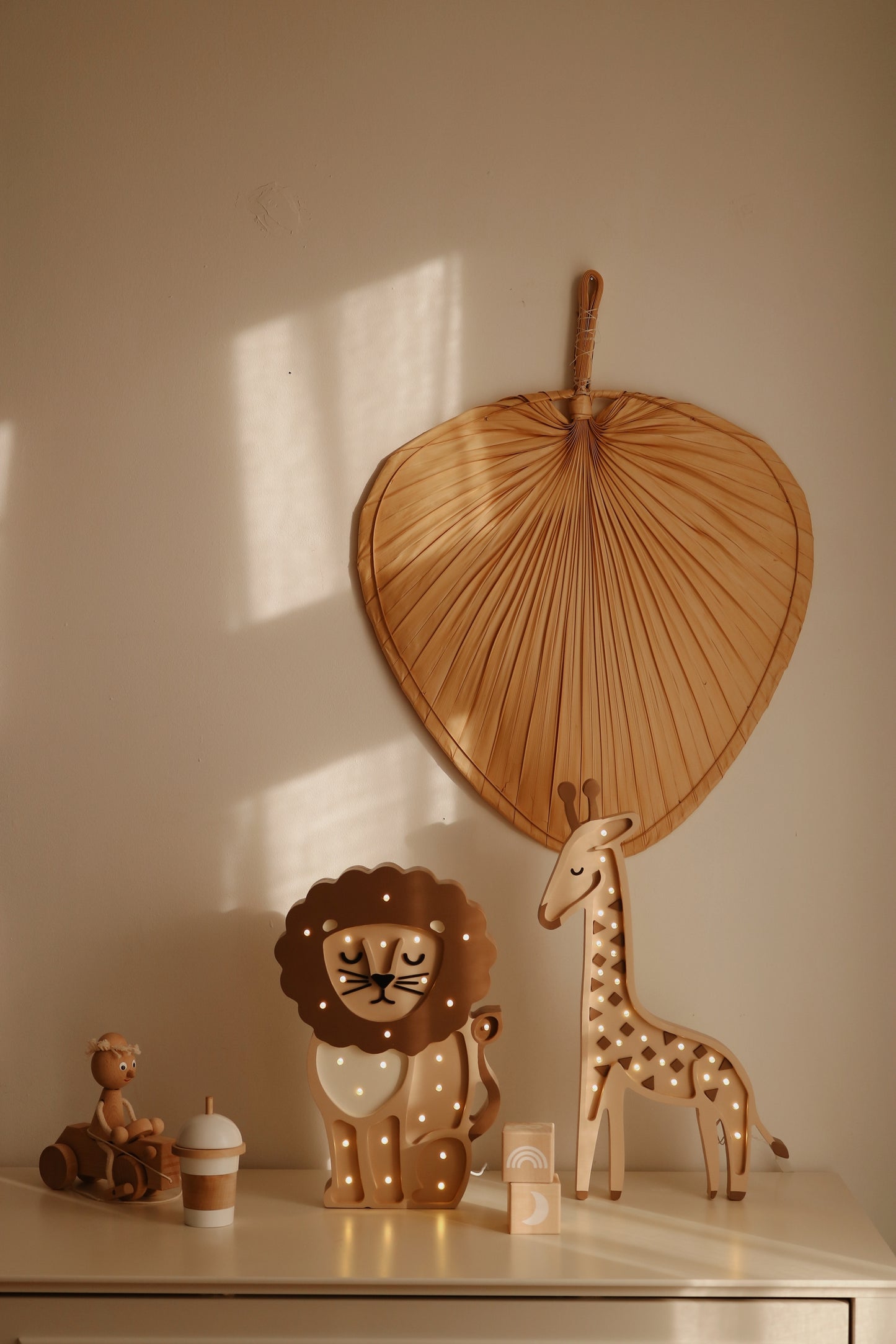 Little Lights Giraffe lampe i træ - flere farver