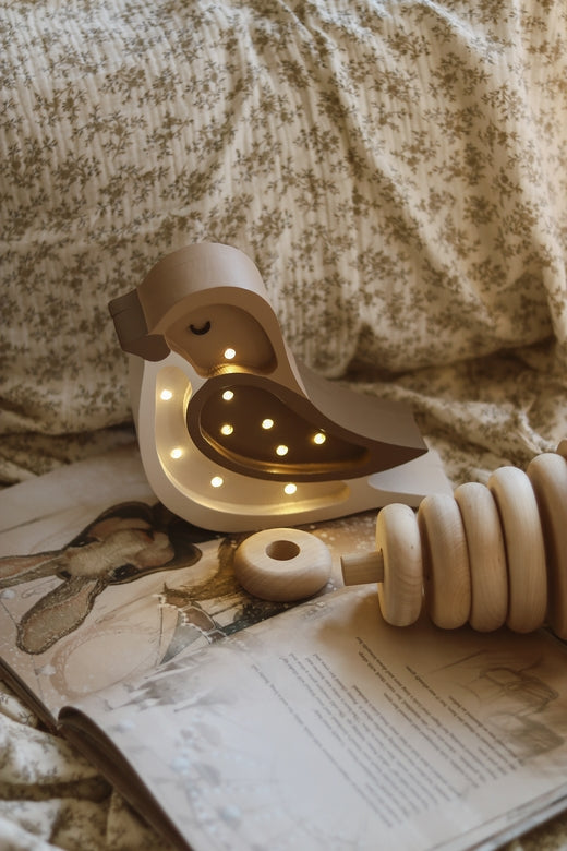 Little Lights Bird Mini lampe i træ - flere farver