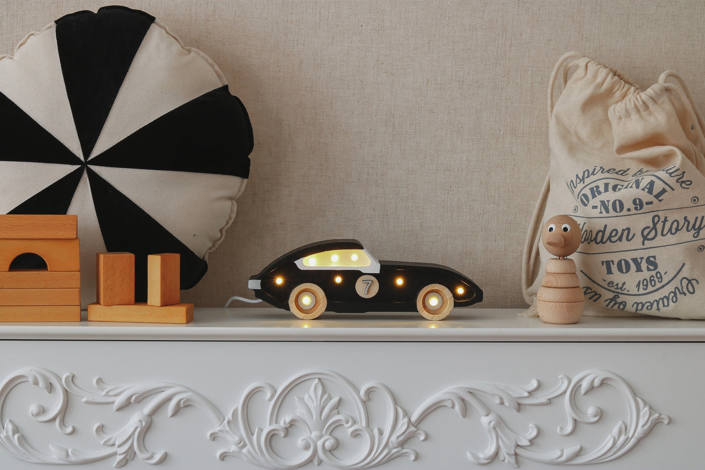 Little Lights Race Car Mini lampe i træ - flere farver
