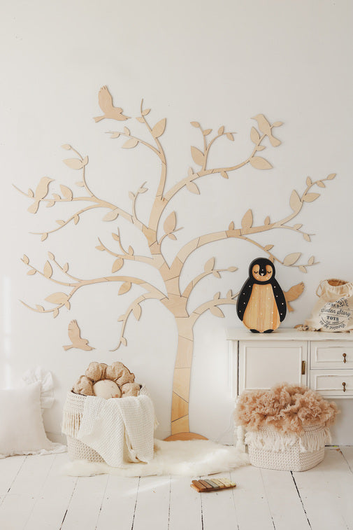 Little Lights Baby Penguin lampe i træ - flere farver