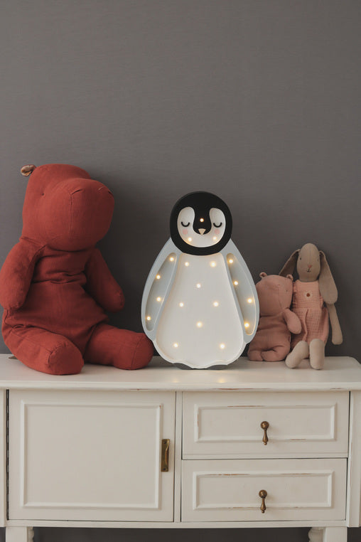 Little Lights Baby Penguin lampe i træ - flere farver