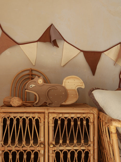 Little Lights Squirrel lampe i træ - flere farver
