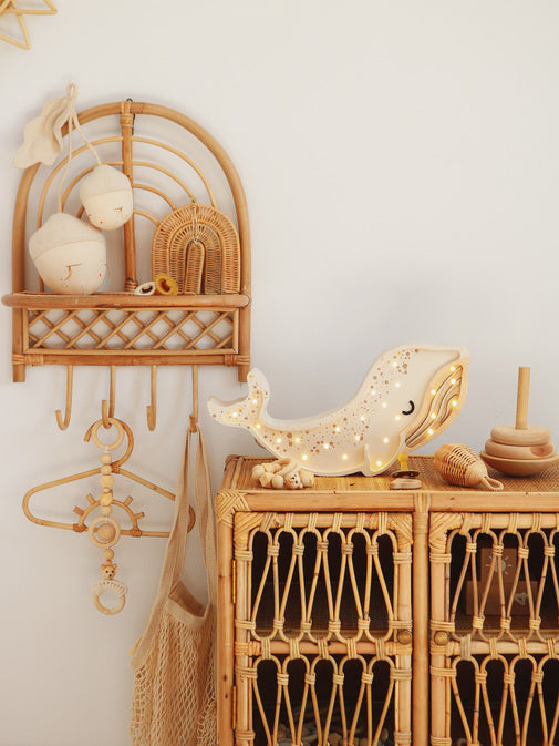 Little Lights Whale lampe i træ - flere farver