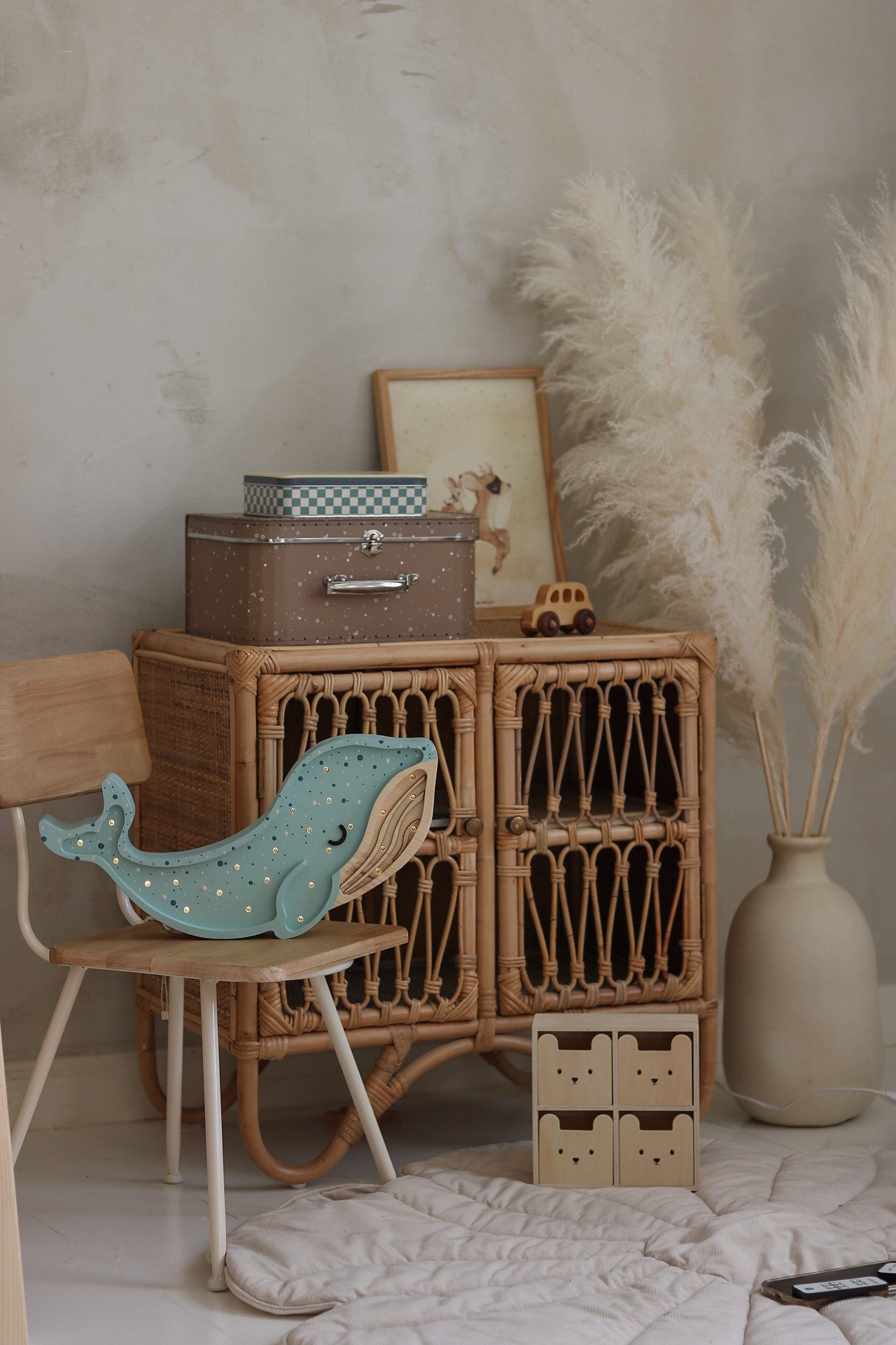 Little Lights Whale lampe i træ - flere farver