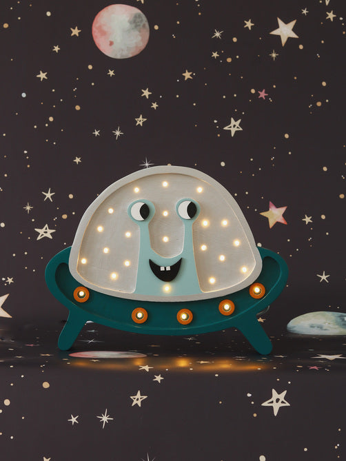 Little Lights UFO lampe i træ - flere farver