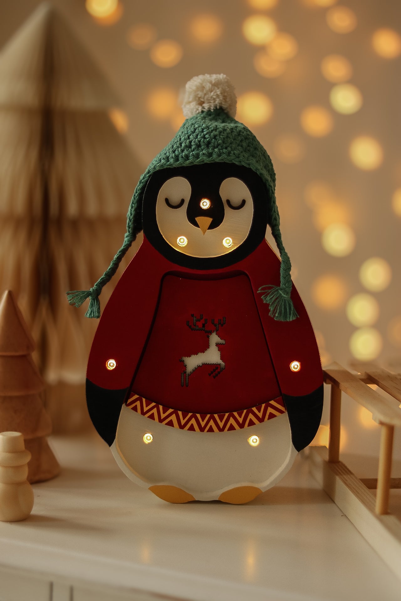 Little Lights Baby Penguin Mini lampe i træ - flere farver
