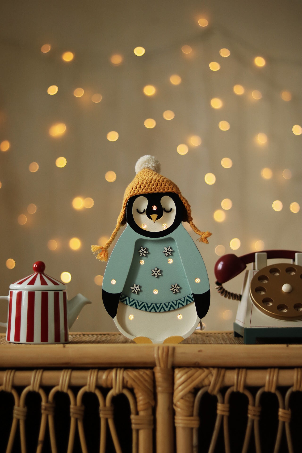 Little Lights Baby Penguin Mini lampe i træ - flere farver