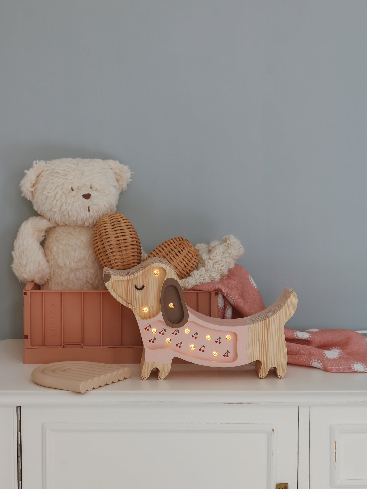 Little Lights Puppy Mini lampe i træ - flere farver
