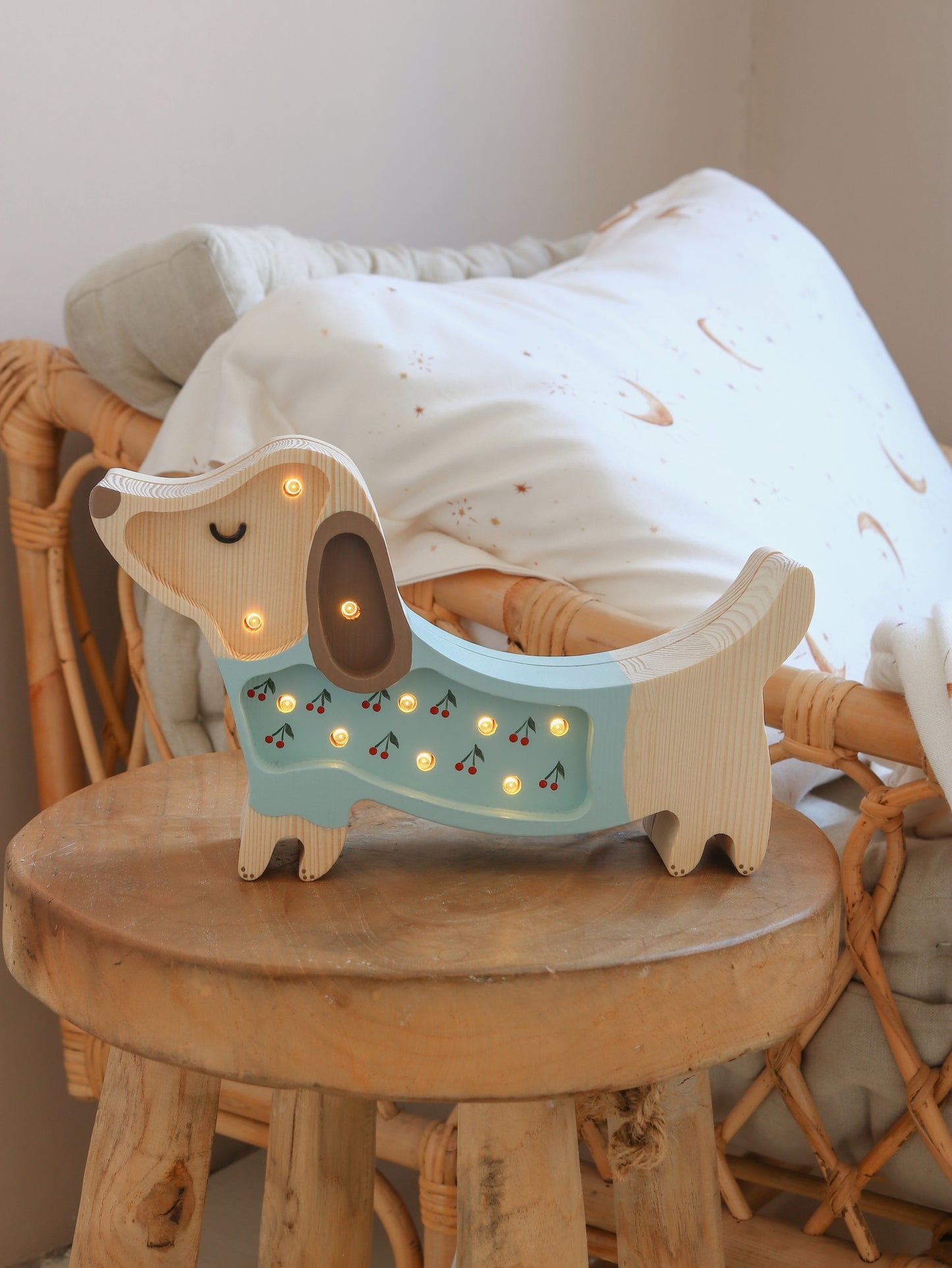 Little Lights Puppy Mini lampe i træ - flere farver