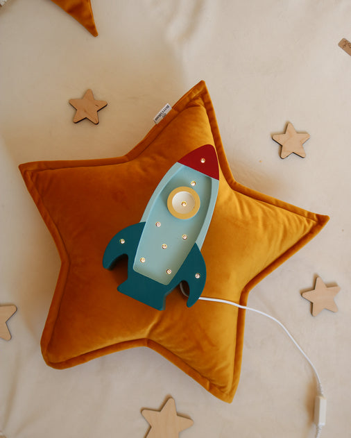 Little Lights Space Rocket Mini lampe i træ - flere farver