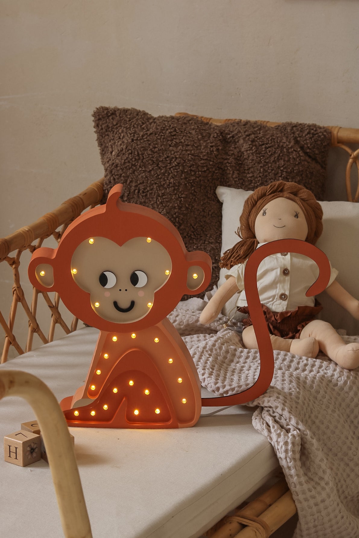 Little Lights Monkey lampe i træ - flere farver