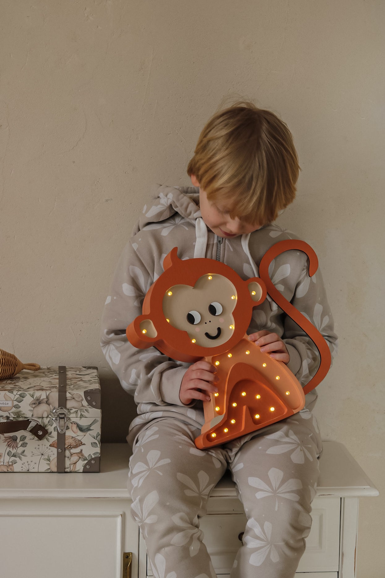 Little Lights Monkey lampe i træ - flere farver