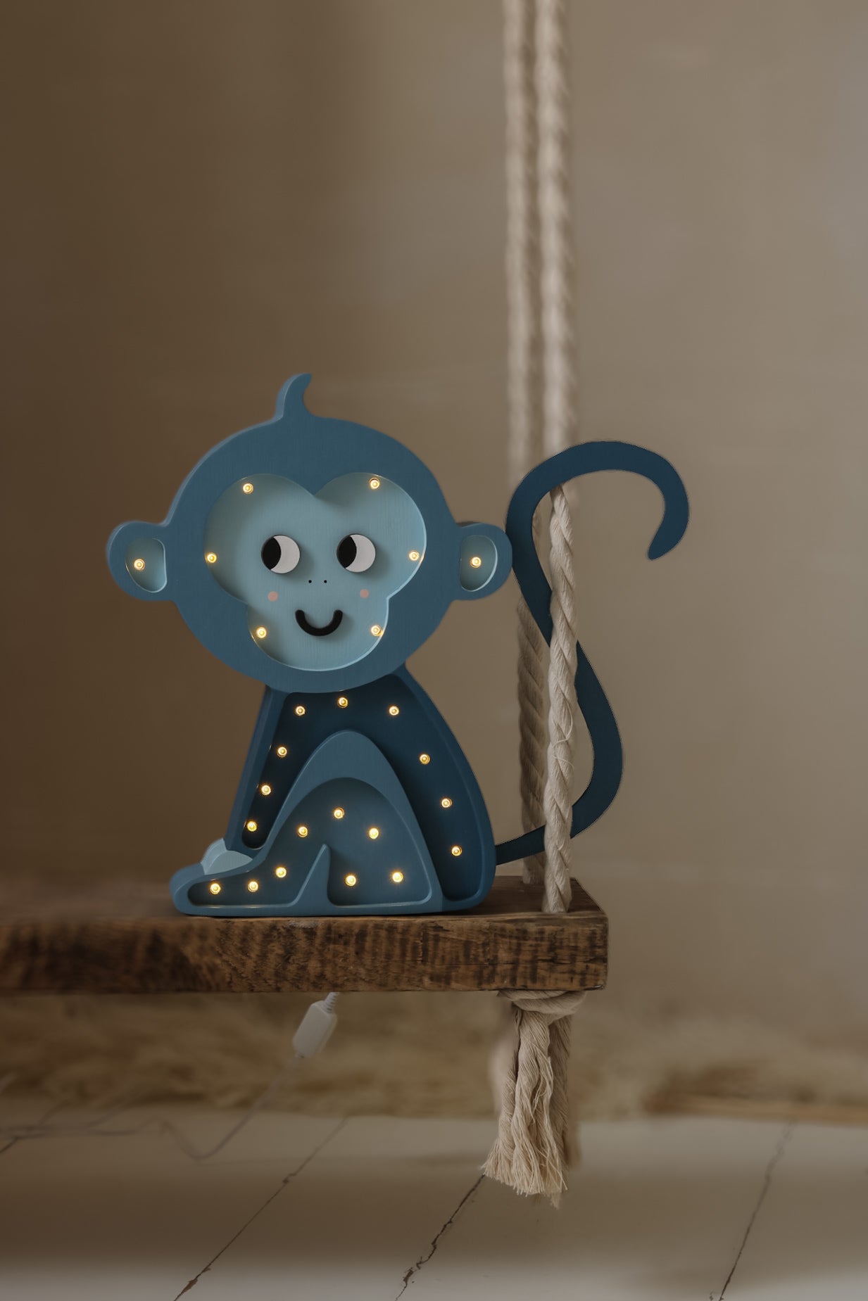 Little Lights Monkey lampe i træ - flere farver