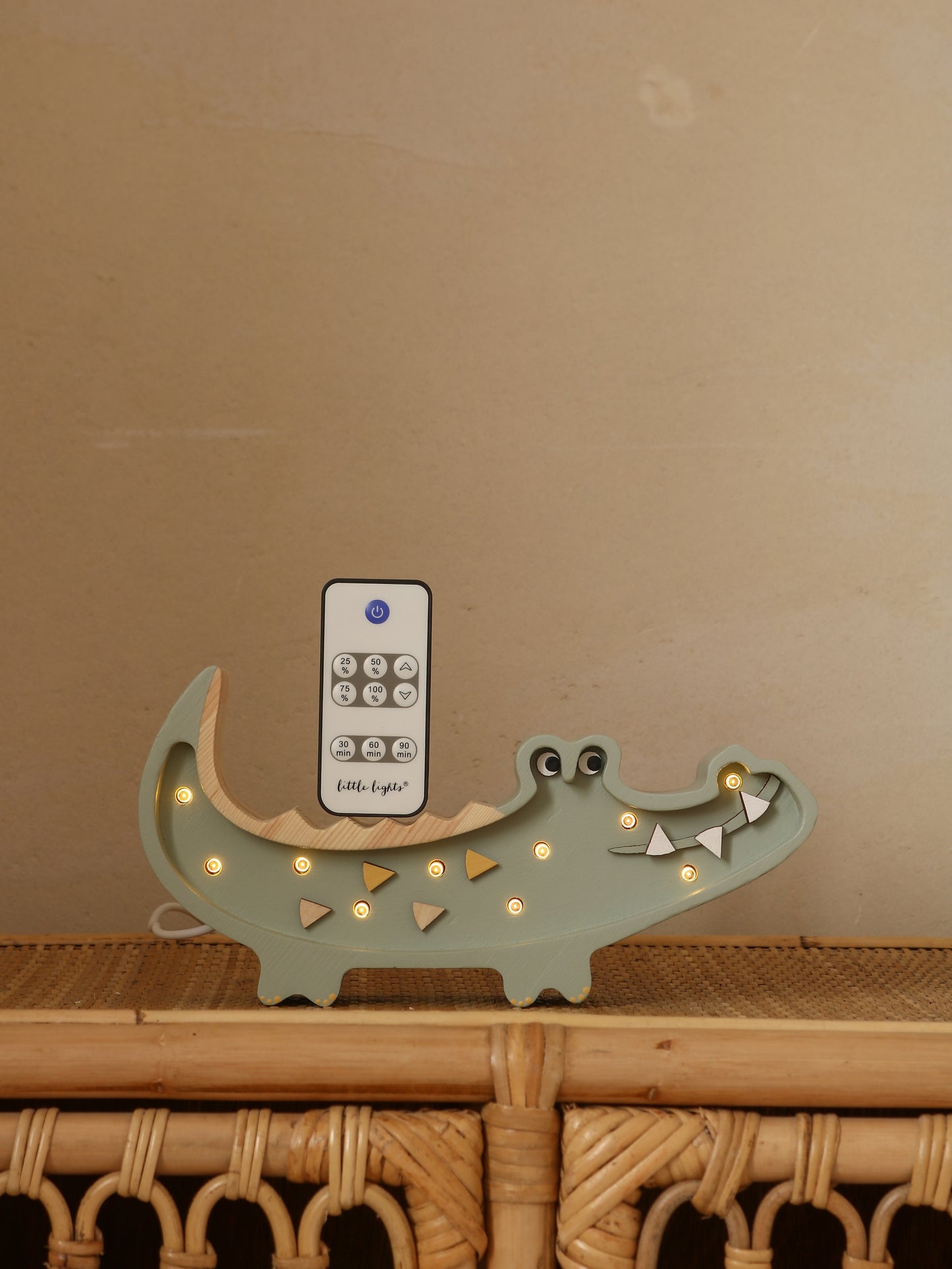 Little Lights Crocodile Mini lampe i træ - flere farver
