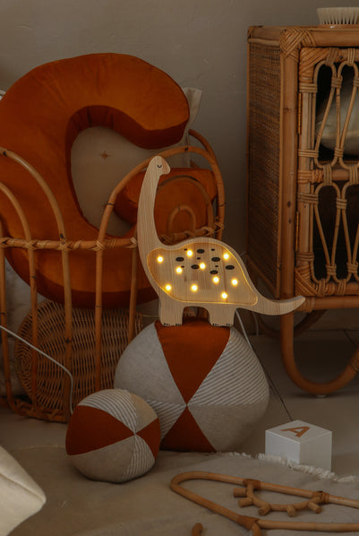 Little Lights Dino Mini lampe i træ - flere farver