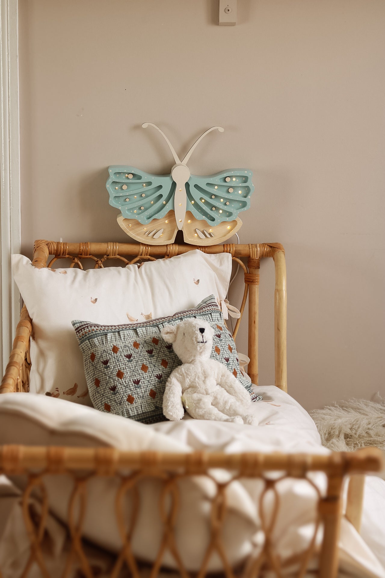 Little Lights Butterfly lampe i træ - flere farver
