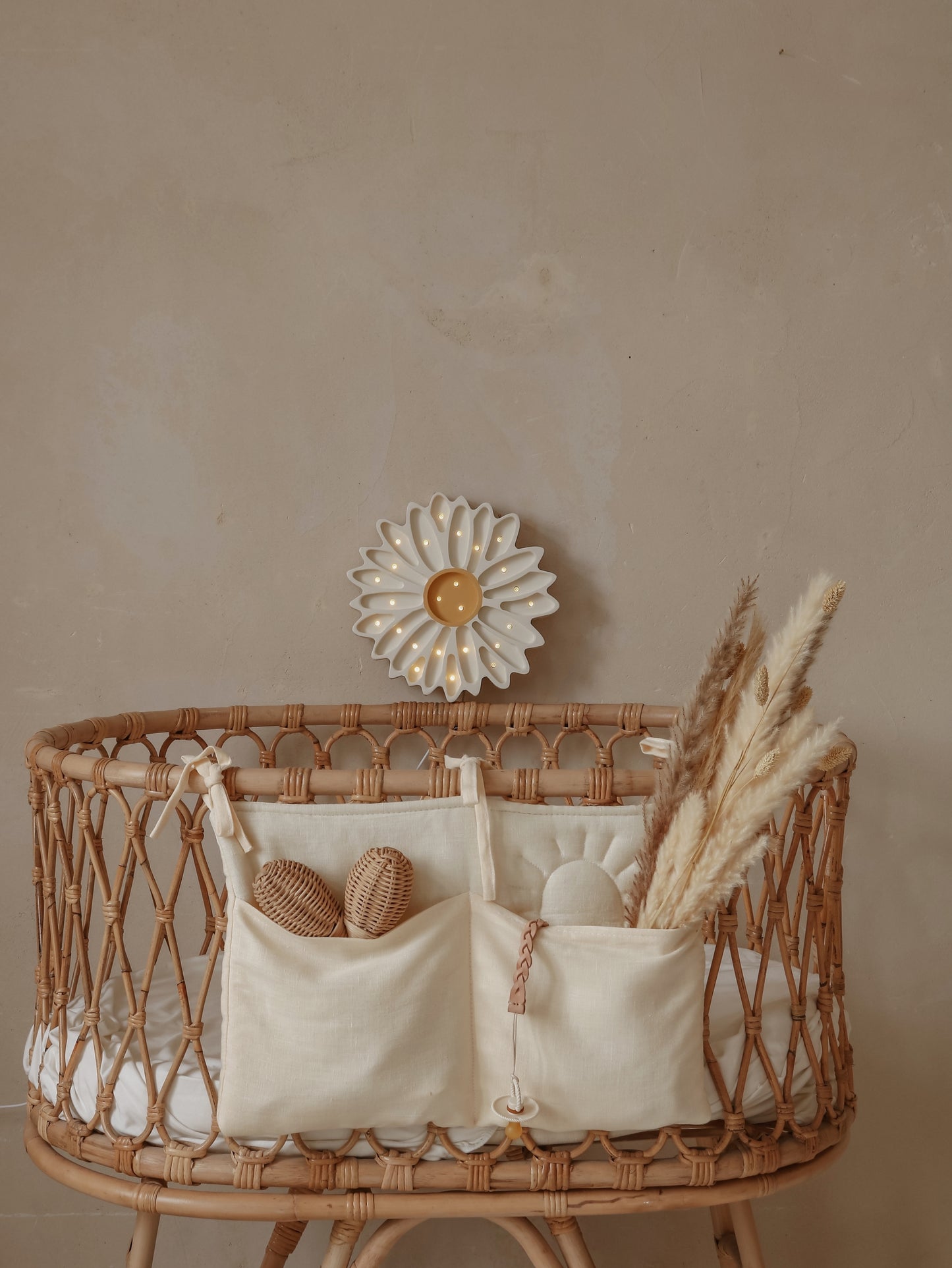 Little Lights Daisy lampe i træ - flere farver