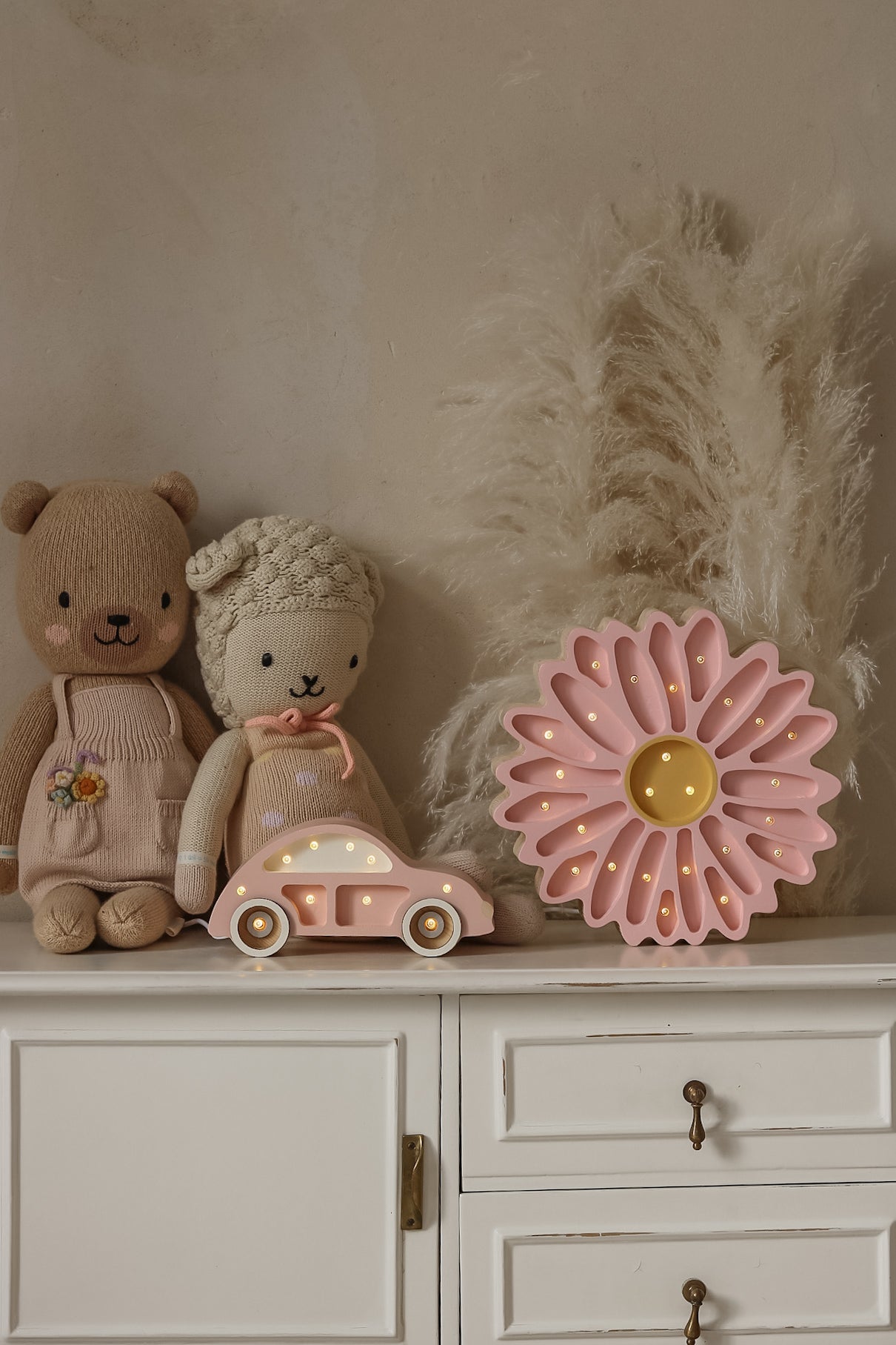Little Lights Daisy lampe i træ - flere farver