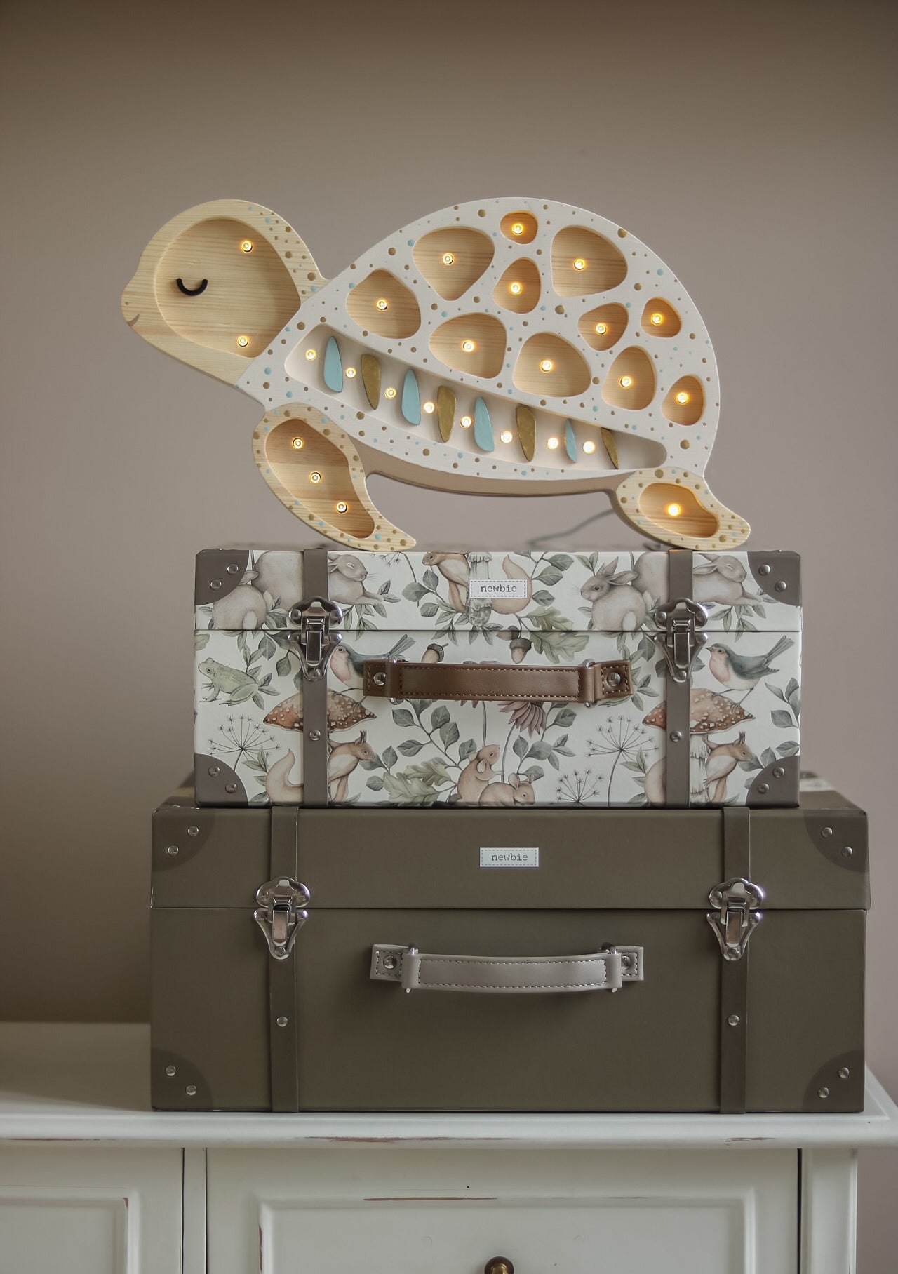 Little Lights Turtle lampe i træ - flere farver