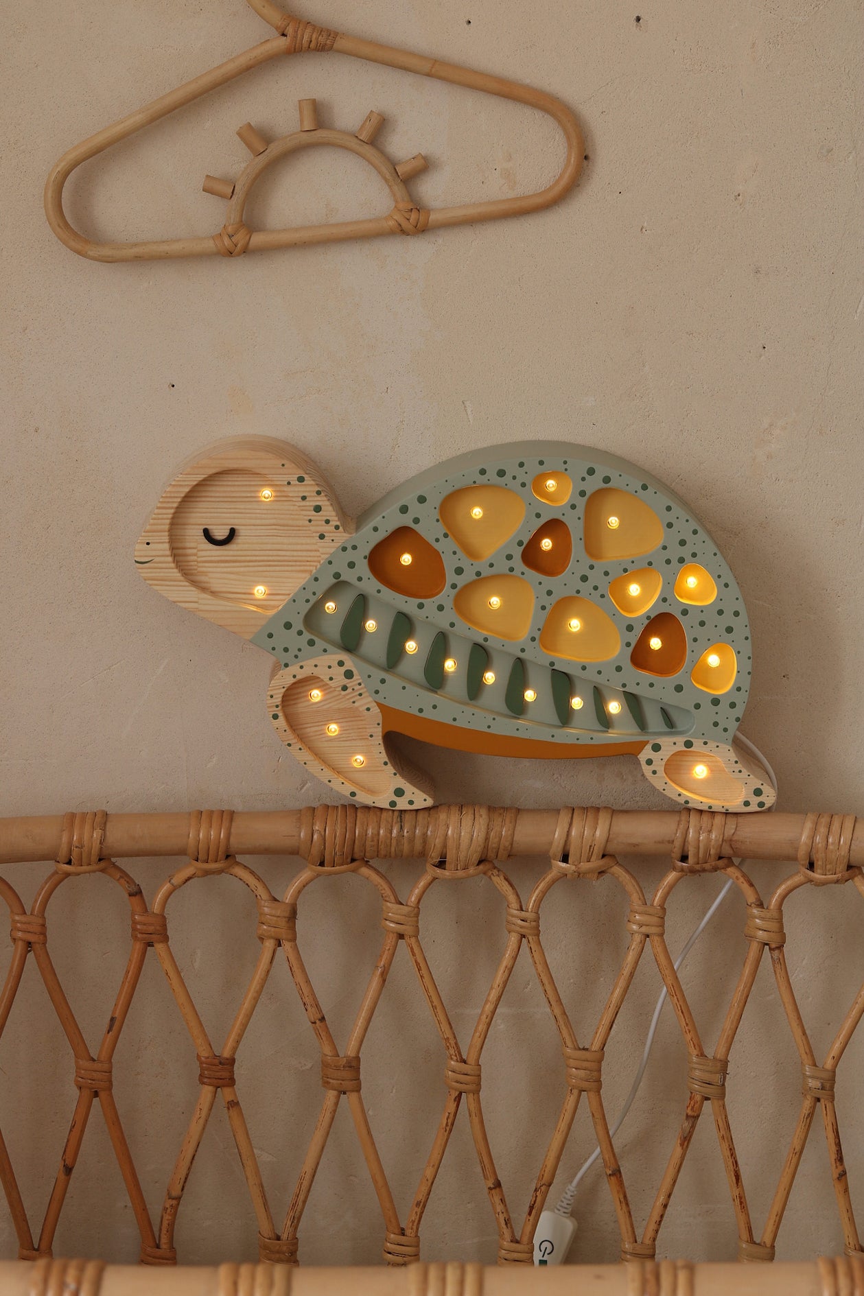 Little Lights Turtle lampe i træ - flere farver