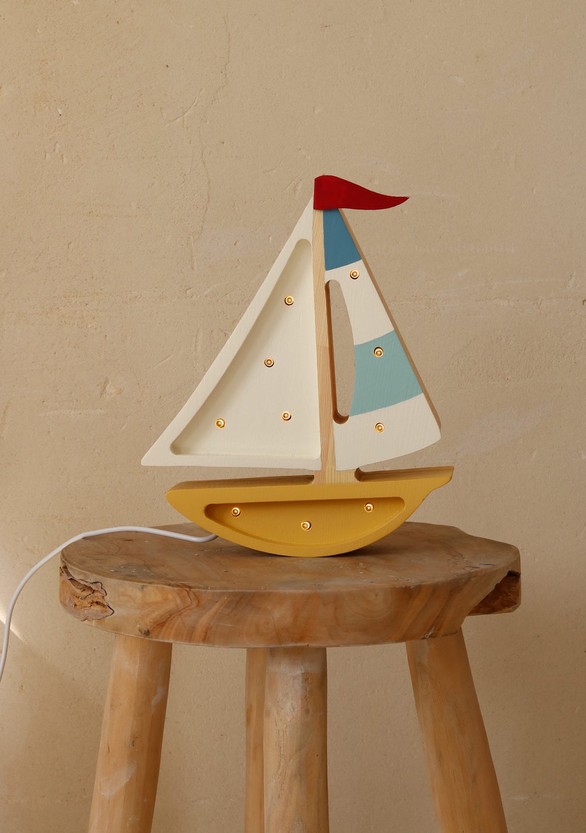 Little Lights Sailboat lampe i træ - flere farver