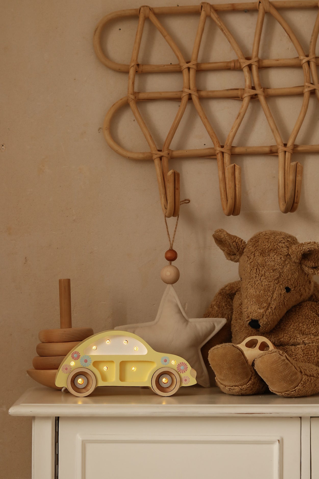 Little Lights Beetle Car Mini lampe i træ - flere farver
