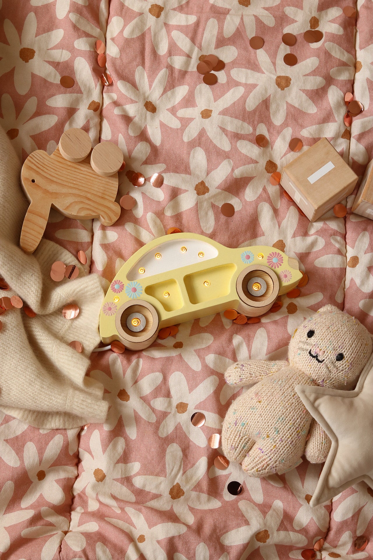 Little Lights Beetle Car Mini lampe i træ - flere farver
